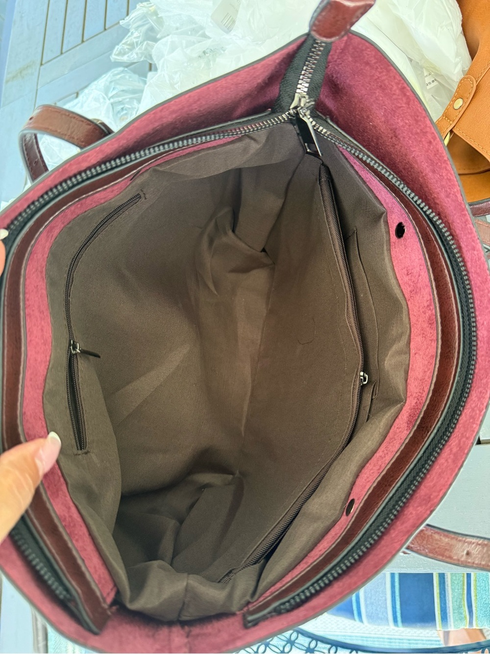 Women's Classic Burgundy Leather Tote Bag - Picture 5 of 7